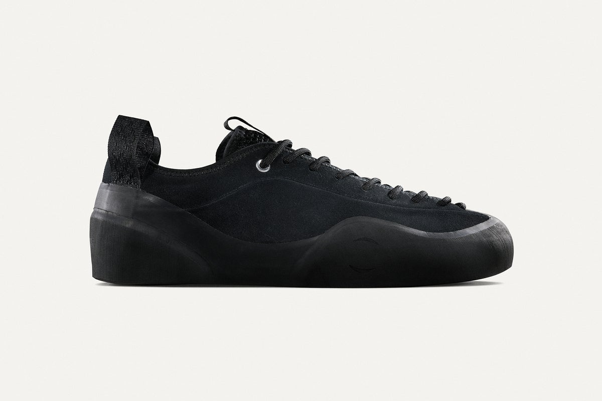 Village PM 1PM, black suede/ natural black | Beyond